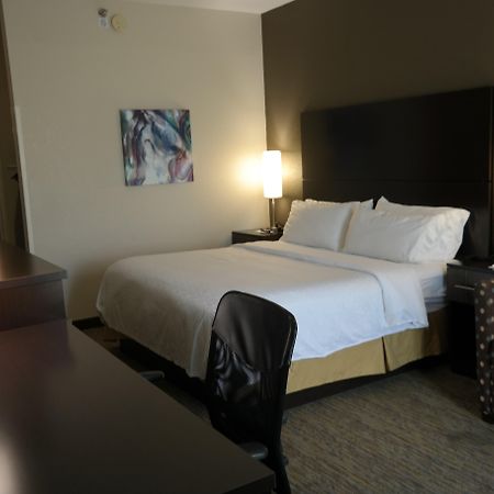 Holiday Inn Express Fredericksburg - Southpoint By Ihg Exterior photo